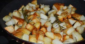 pan fried rosemary potatoes | rusticplate.com