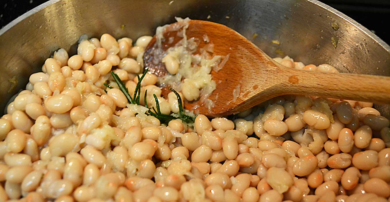 rosemary infused navy beans | rusticplate.com