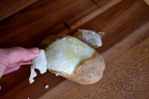 peel skin off potatoes