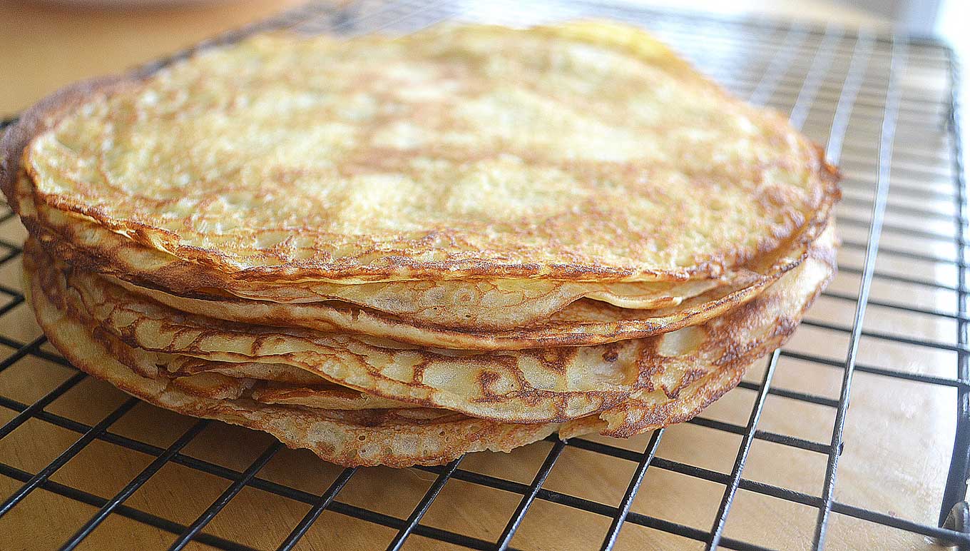 crêpes with sweetened ricotta filling | rusticplate.com