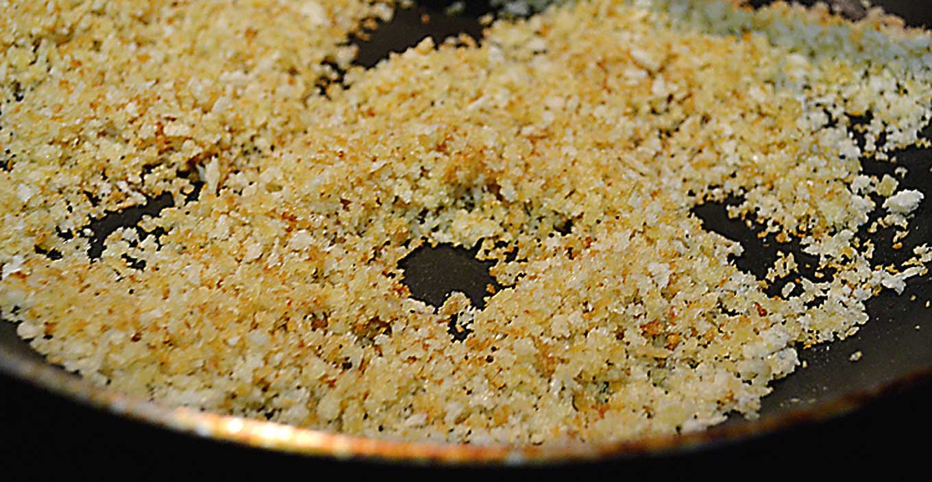 green beans with toasted Panko breadcrumbs | rusticplate.com